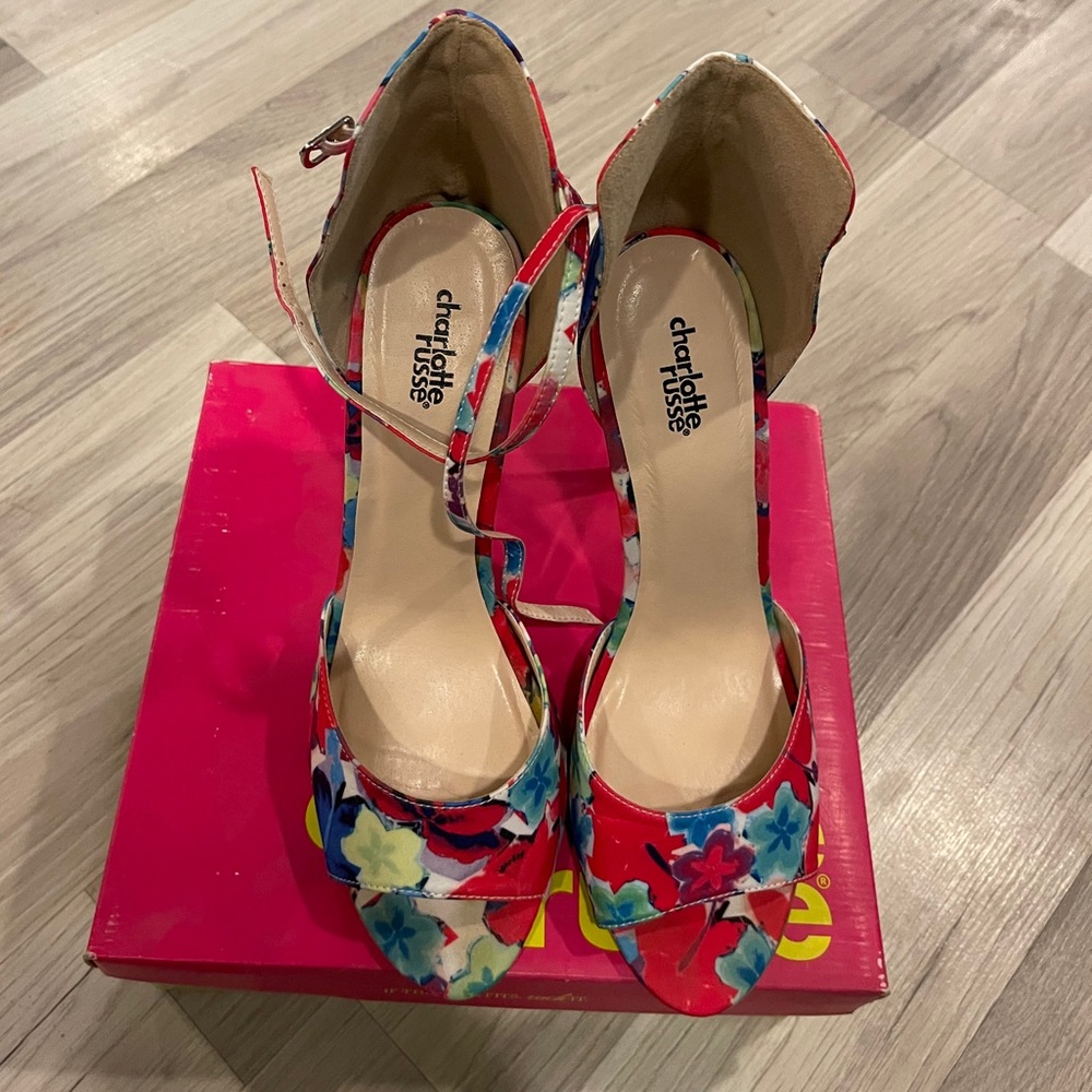 Floral high heeled shoes - Picture 5 of 6